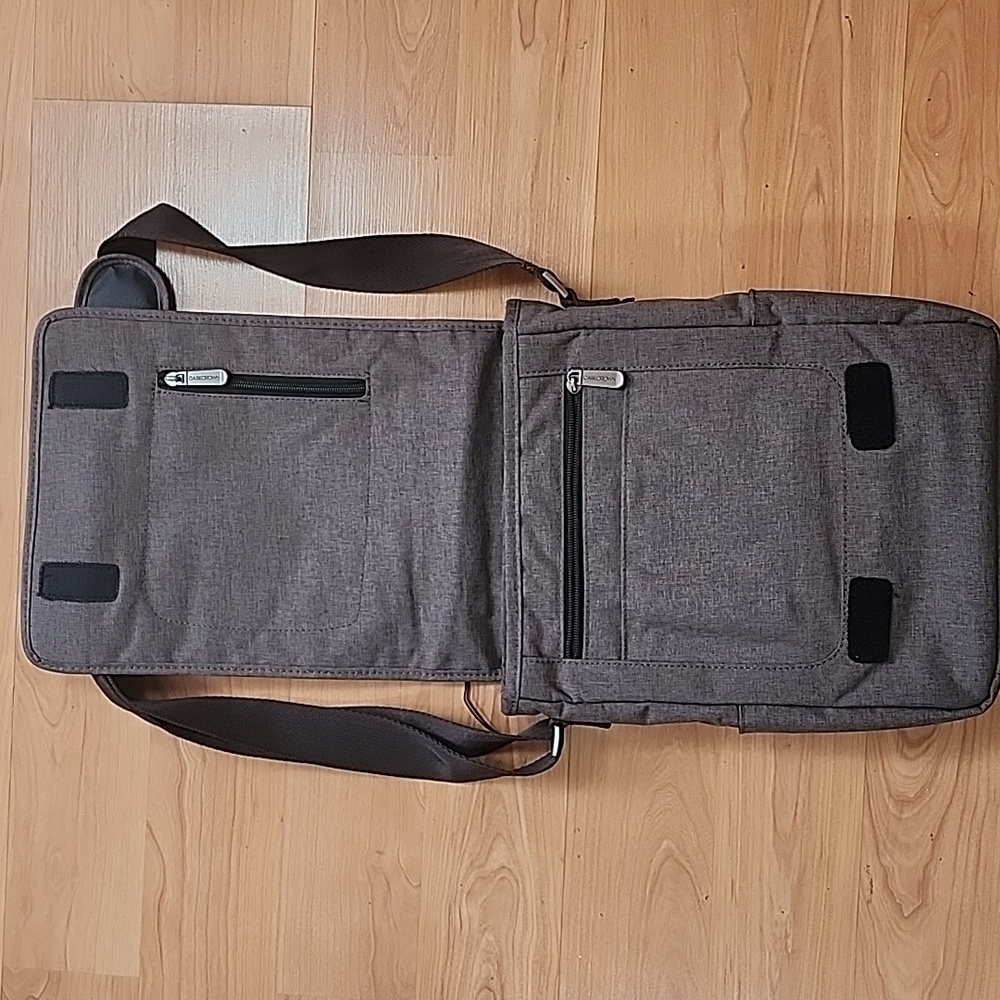 Casecrown Campus North Messenger Bag Charcoal Excellent Condition Unisex - Picture 11 of 14